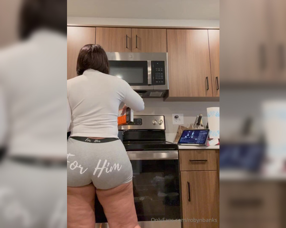 Robynbanks aka robynbanks OnlyFans - Just around the house cooking for him”
