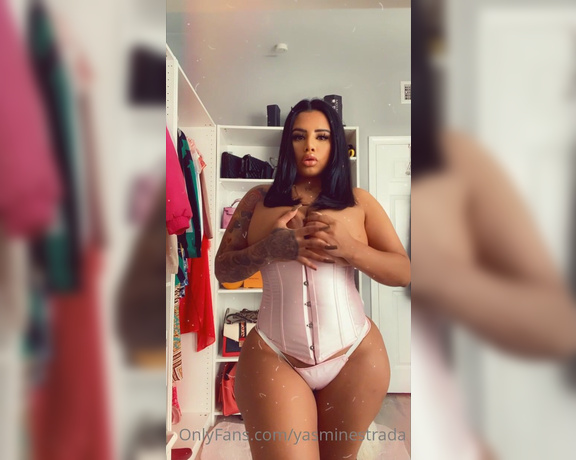 Yasmin Estrada aka yasminestrada OnlyFans - Lady in pink