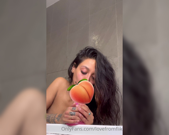 Flik Renée aka lovefromflik OnlyFans - ITS HERE Suck & fuck with me… in the shower Check your DM quick