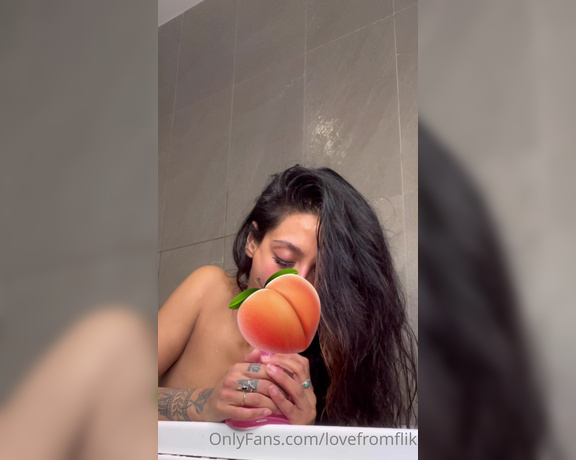 Flik Renée aka lovefromflik OnlyFans - ITS HERE Suck & fuck with me… in the shower Check your DM quick