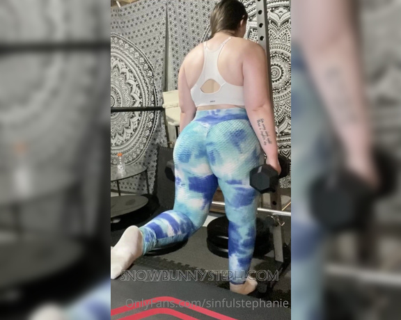 Thickfitsteph aka snowbunnysteph OnlyFans - Working out in skin tight leggings How does my ass look