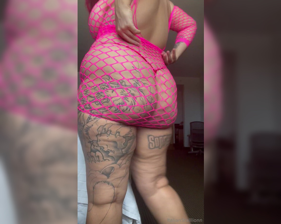 Bigb00tygodess aka italianstalllionn OnlyFans Video 3799