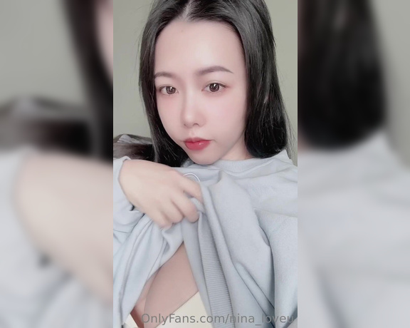 Ninaleee aka ninaleee OnlyFans - Packed in warm with my sweater but I had to show off a little