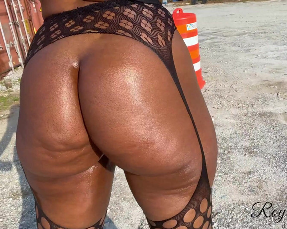 The Royal Kitty aka theroyalkitty OnlyFans - I love the way the sun radiates off of my ass and titties Watch me play