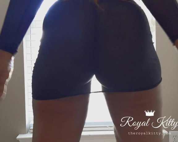 The Royal Kitty aka theroyalkitty OnlyFans - Ass in slow motion