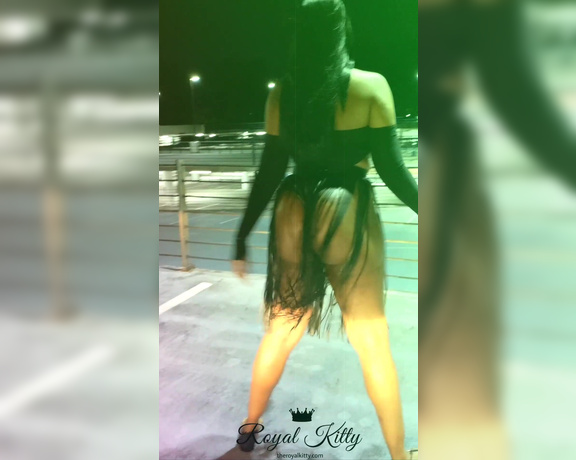 The Royal Kitty aka theroyalkitty OnlyFans - I love moving this ass in public  Feeling sexy as fuck!