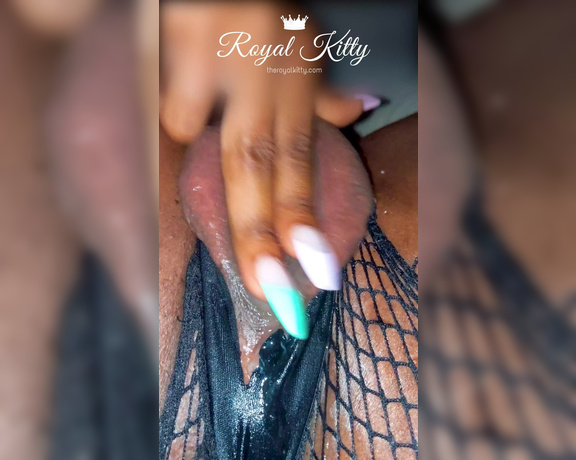 The Royal Kitty aka theroyalkitty OnlyFans - I got sooooo horny last night while I was watching a movie This is what