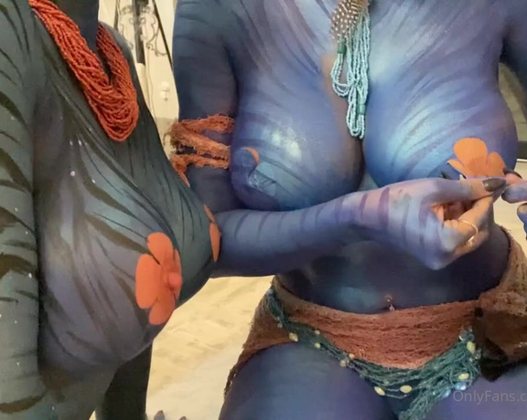 Kimber Woods aka kwoodsxxx OnlyFans - Avatar cosplay Cum Collecting Aliens Me, Toochi and Francety came to Earth to fuck humans and