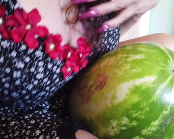 Lalliboop aka lalliboop OnlyFans - It is not difficult to crush a watermelon if it is very ripe, almost rotten You