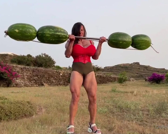 Lalliboop aka lalliboop OnlyFans - Watermelon lifting should be an Olympic sport as well as an erotic spectacle Curl 85kg approx