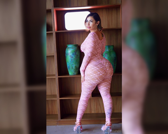 Gigi Torres aka blahgigi OnlyFans - YOU LIKE ME IN PINK PAPI