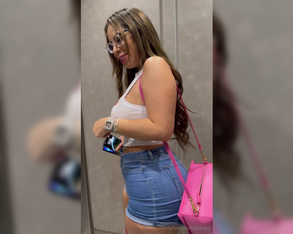 Gigi Torres aka blahgigi OnlyFans - LETS GO OUTSIDE PAPI