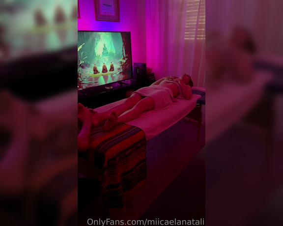 Mica Natali aka miicaelanatali OnlyFans - Foot massagesome of you told me that you want to do this…