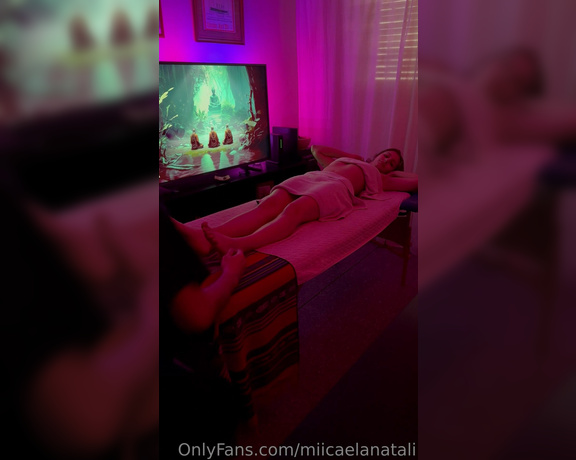 Mica Natali aka miicaelanatali OnlyFans - Foot massagesome of you told me that you want to do this…