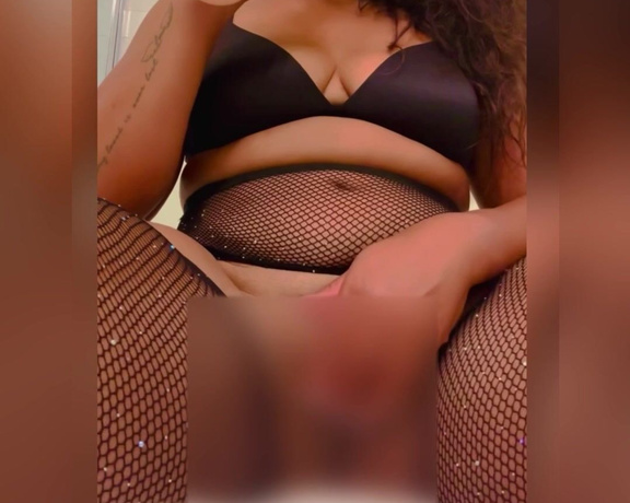 Cari Cortes aka cari_cortes OnlyFans - Que rico mi nuevo quieres ver como lo disfruto Escrbeme !