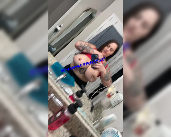 Theodora Jayde aka inkedmamii OnlyFans - Bath time