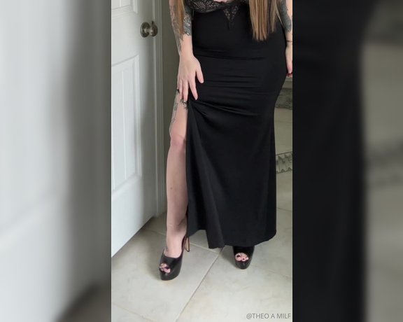 Theodora Jayde aka inkedmamii OnlyFans - Making content  this dress tho