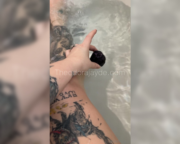 Theodora Jayde aka inkedmamii OnlyFans Video 1715