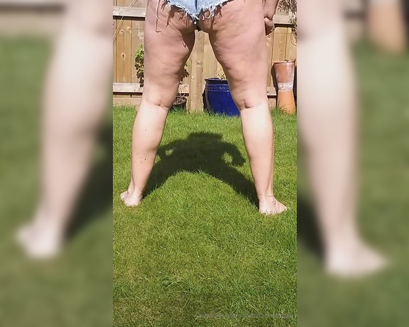 Camilla C aka camilla73 OnlyFans - Been having a go at squats in the garden