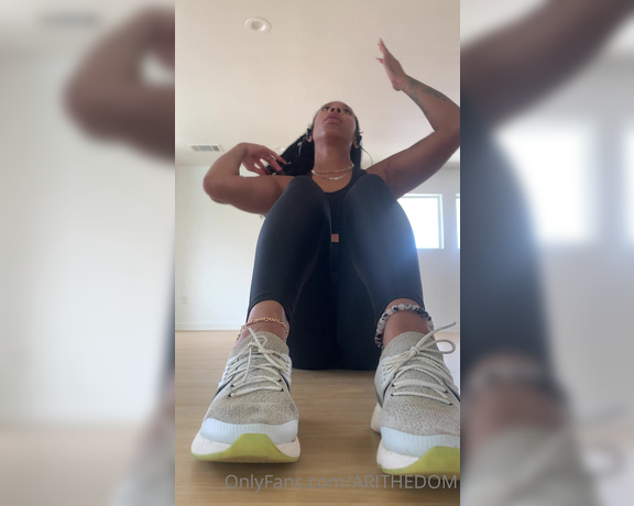 Ebonykinkyqueen - Lick my big feet clean after yoga m (09.07.2021)