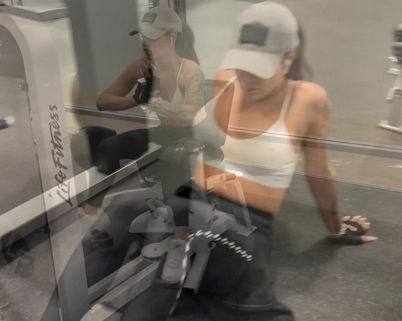 Eva_maxim - Working out and getting sweaty c (26.12.2019)