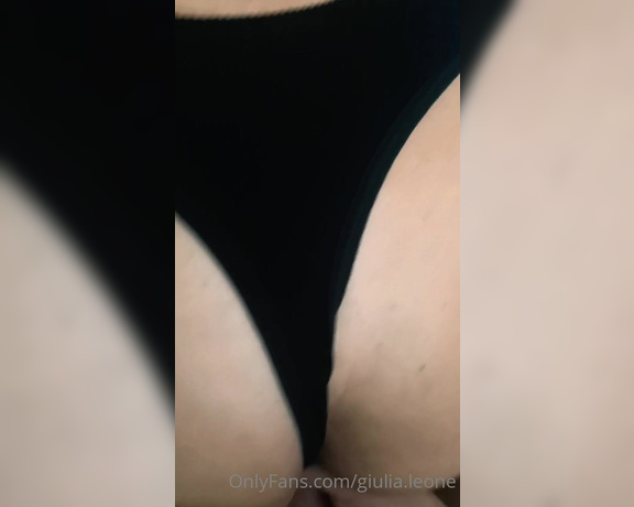 Giulia Leone aka giulialeone OnlyFans - Come vi ho annunciato volevo condividere con voi il video completo dello spogliarello di ieri Secondo