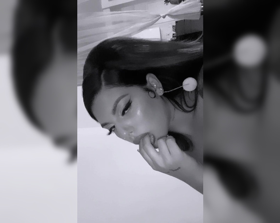 Gina_valentinaxxx aka gvalentinaxxx OnlyFans Video 3379