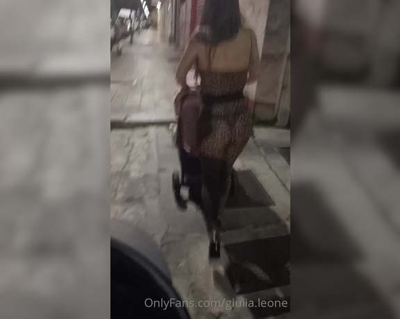 Giulia Leone aka giulialeone OnlyFans - Buongiorno! Ieri mentre rincasavano alle 2 dal centro Una volta a casa abbiamo scopato fino alle