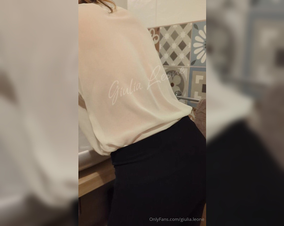 Giulia Leone aka giulialeone OnlyFans - Unora fa mentre mi preparavo per uscire al ristorante Buona serata