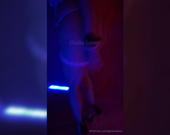 Giulia Leone aka giulialeone OnlyFans - Seguimi ti porto in stanza con