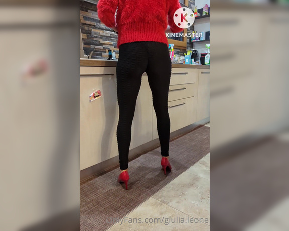 Giulia Leone aka giulialeone OnlyFans - Oggi si vestita di rosso per la giornata contro la violenza sulle donne Io per