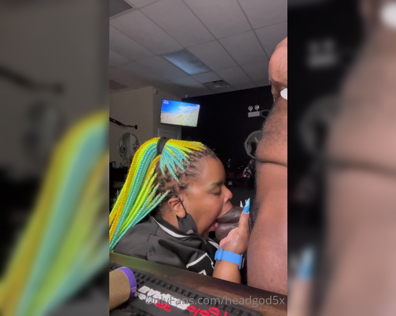 Headgoddess aka headgod5x OnlyFans - Sucking Some Dick The Barbershop @rockthedestroha