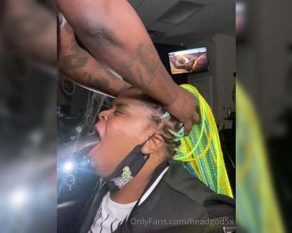 Headgoddess aka headgod5x OnlyFans - Sucking Some Dick The Barbershop @rockthedestroha