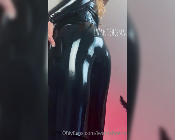 IWantSheena aka iwantsheena OnlyFans - Latex bootyyy