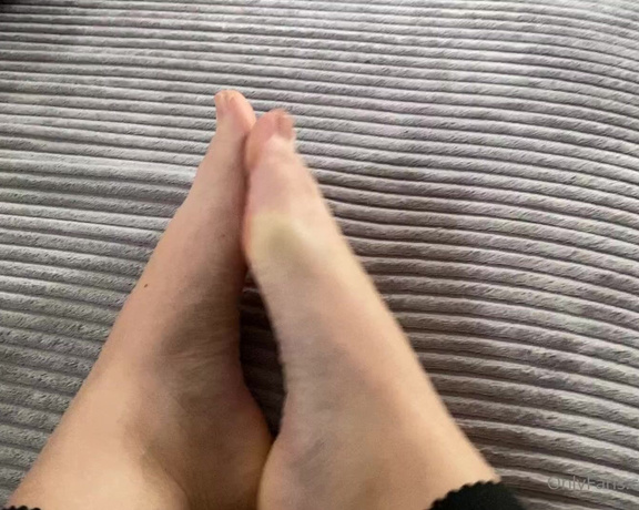 IWantSheena aka iwantsheena OnlyFans - For my special foot boys more feet fetish clips & photos are coming