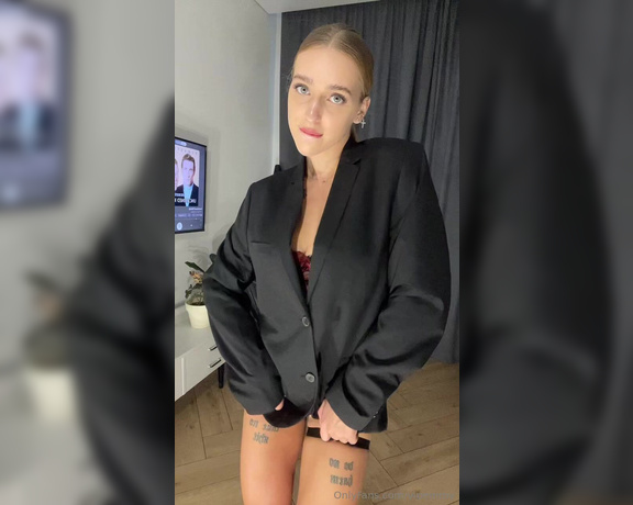 Emmy Spark aka vipemmy OnlyFans  PPV Video -  Hello my loveI’m sure that you’ve been waiting for it here for a long time, I