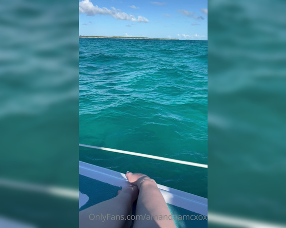 Amandaamcxox aka amandaamcxox OnlyFans - The blue waters of the Bahamas plus my feet these past few days were