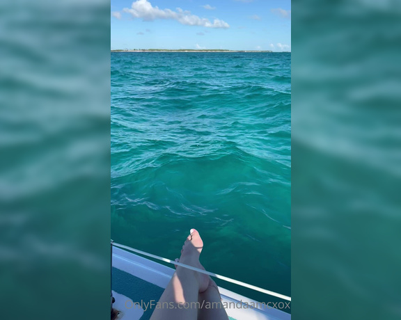 Amandaamcxox aka amandaamcxox OnlyFans - The blue waters of the Bahamas plus my feet these past few days were