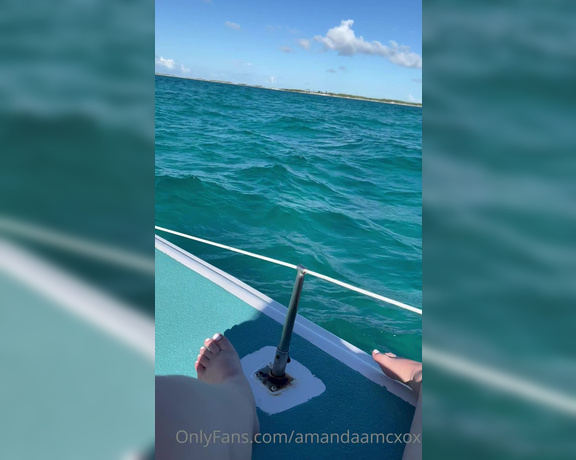 Amandaamcxox aka amandaamcxox OnlyFans - The blue waters of the Bahamas plus my feet these past few days were