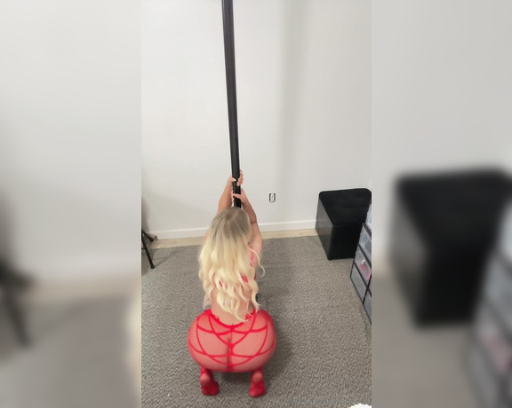 Dollmelly aka dollmelly OnlyFans - Imagnate papi agarrarme as de perrito despues de una bailadita