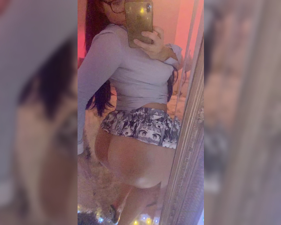 Lola London aka onlylolalondon OnlyFans - Does my mini skirt make you horny