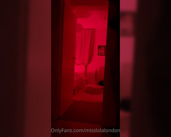 Lola London aka onlylolalondon OnlyFans - Unseen silhouette challenge