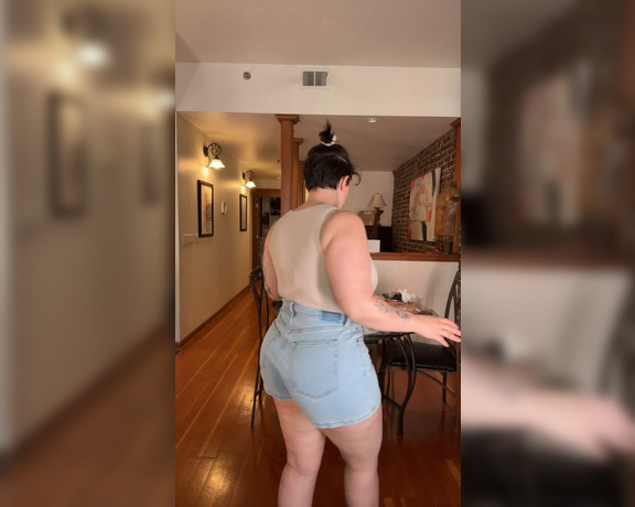 QTsnack aka qtsnack OnlyFans Video 3210