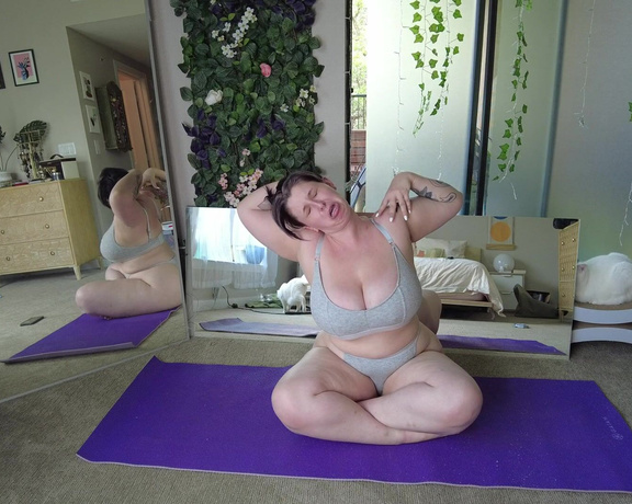 QTsnack aka qtsnack OnlyFans - Set Quality to Source to watch in 4K Sexy yoga pt1 ill be sending out