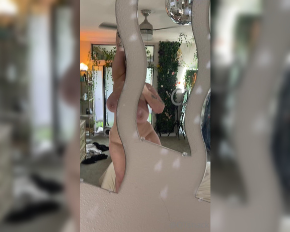 QTsnack aka qtsnack OnlyFans - Naked mirror chats are my new vibe LOOK AT MY NEW MIRRORS and boobs and butt