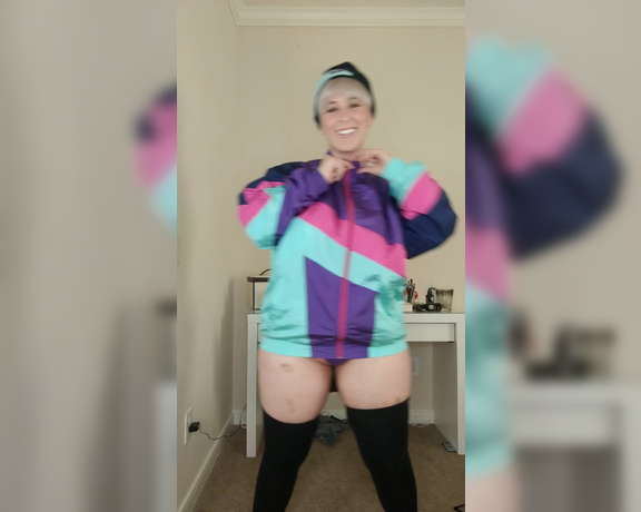 QTsnack aka qtsnack OnlyFans - Unzipping my jacket just for you