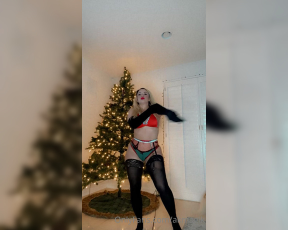 AK Magik aka akmagik OnlyFans - Merry Xmas Eve bby Check ur DM for the sexy version