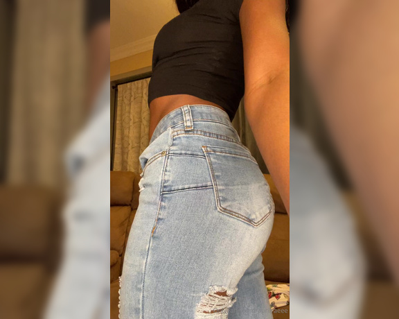 April Rae aka aprilraeee OnlyFans - Oh I bet you wanna rip this pants and ass