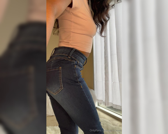 April Rae aka aprilraeee OnlyFans - Denim booty