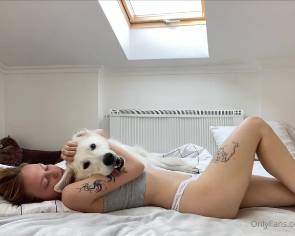 Asica Meow aka asicameow OnlyFans - Sometimes I wish to stay home all day long, watching movies with my dog and